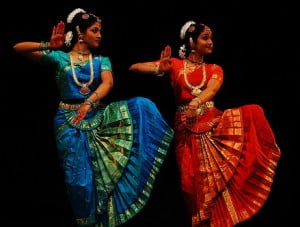 Индийский классический танец в стиле бхаратнатьям
